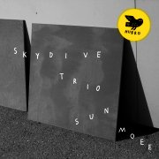 Album-Review: SkyDive Trio - Sun Moee SkyDive Trio: Sun Moee